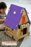 Игрушка Бизиборд домик для мальчика и девочки со светом Математика Веселые цифры 30х30х50 см1