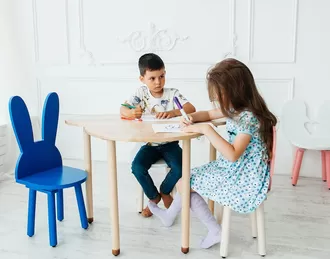 Как подобрать правильную высоту детского стола и стула?