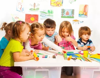 Как выбрать игрушки для групповых занятий в детском саду