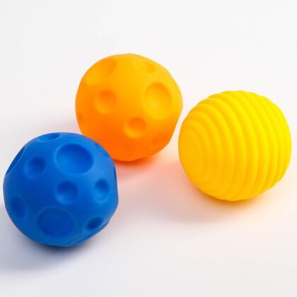 Подарочный набор сенсорных массажных развивающих мячиков «Малыши-кругляши», 3 шт., разноцветные мячики (набор)