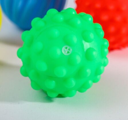 Подарочный набор сенсорных развивающих, массажных мячиков «Паровозик», 5 шт., сенсорный мячик - фото