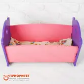 Кроватка для кукол розово-сиреневая1