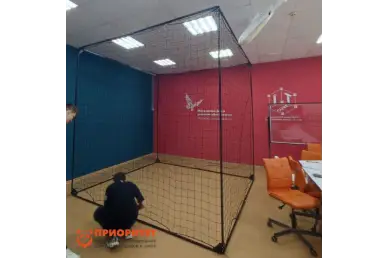 Сетчатый куб 3х3х3м для тестовых полётов в защищённом пространстве Сетчатый куб 3х3х3м для тестовых полётов в защищённом пространстве