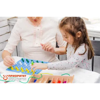 Игры со шнуровкой из Даров Фребеля