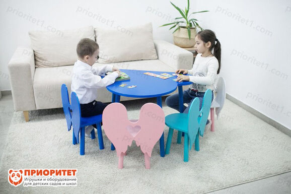 Детские стулья Ангелочки разных цветов и стол