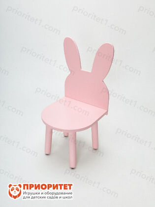 Детский стул зайчик розового цвета вид спереди