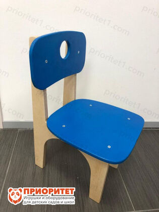 Синий стул для ребенка вид справа