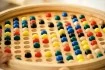 Игровой стол-мозаика для сенсорной комнаты разноцветные шарики
