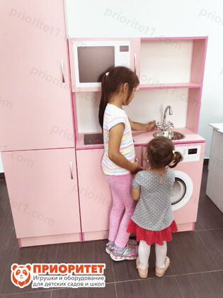 Детская кухня Фантазия розовая краном и мойкой