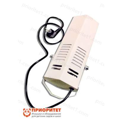 Источник света к зеркальному шару вид сзади