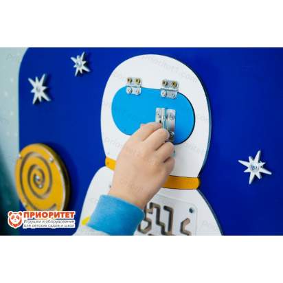 Бизиборд «Храбрый космонавт» с замочками