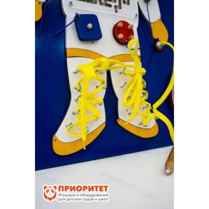 Бизиборд «Храбрый космонавт» со шнуровкой