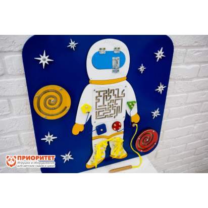 Бизиборд «Храбрый космонавт» общий вид