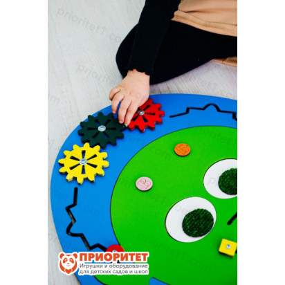 Бизиборд «Дружелюбный пришелец» с шестеренками