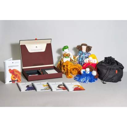 Арт-терапевтическая методика «Позитивная куклотерапия», что входит в набор