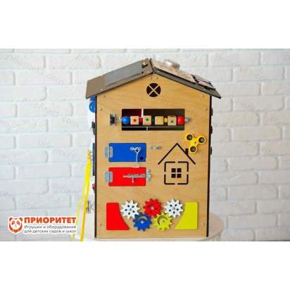 bizidomik-nahodchivyj-neposeda-korichnevaya-krysha-1