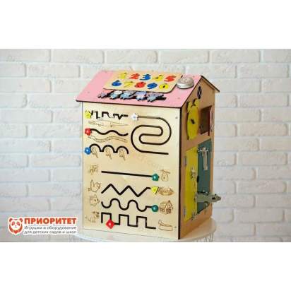 bizidomik-nahodchivyj-neposeda-rozovaya-krysha-1