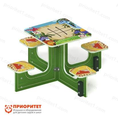 Столик квадратный Крестики-нолики 3