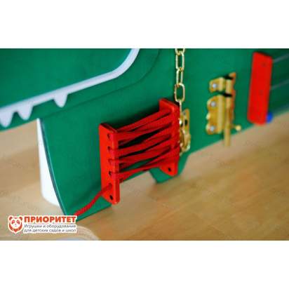 Бизиборд «Добрый крокодильчик» со шнуровкой