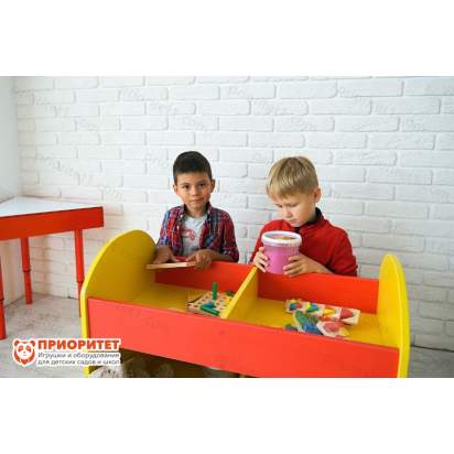 Тележка для пособий вид сбоку