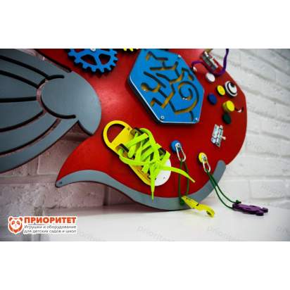 Бизиборд «Красная рыбка» со шнуровкой