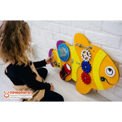 Бизиборд «Оранжевая рыбка» для развития моторики