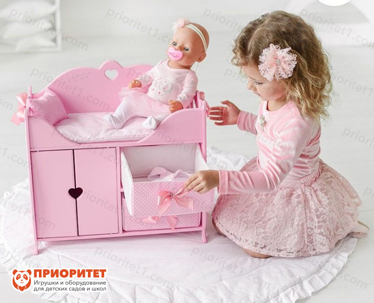 Мебель для кукол с постельным бельем и корзинками розовая