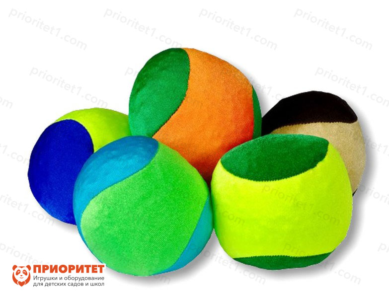 Мяч с полимерными гранулами