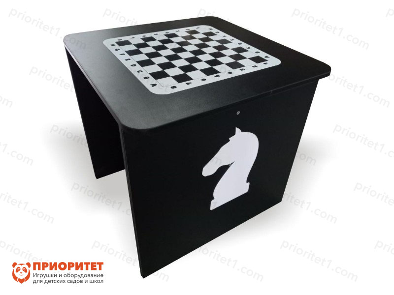 Шахматный стол «Ход конем»