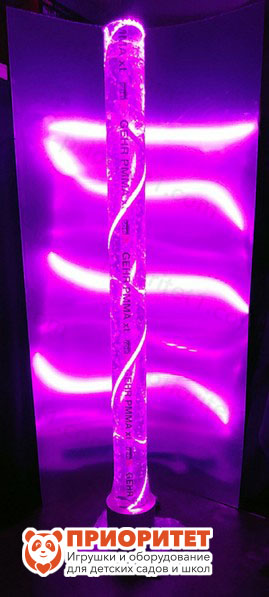 Воздушно-пузырьковая колонна со спиральной подсветкой